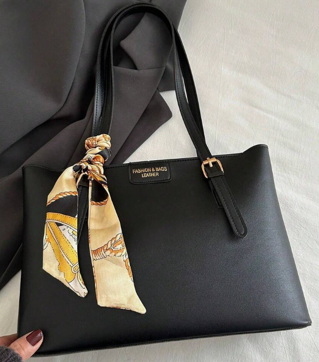Minimalist Letter Print Shoulder Tote