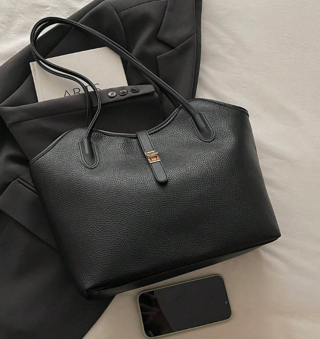Contrast Strap Shoulder Bag