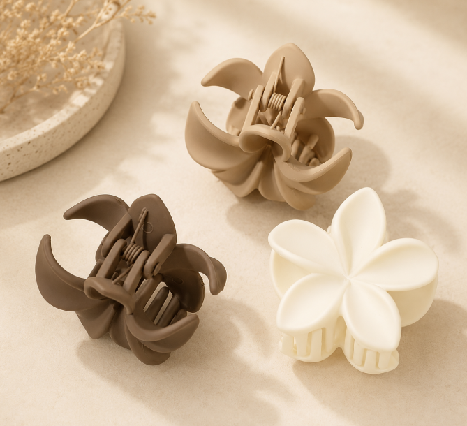 Mini Milky Tea Daisy Hair Clips – 1.6 Inch