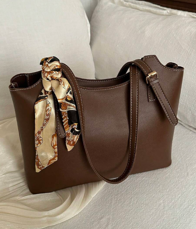 Minimalist Letter Print Shoulder Tote